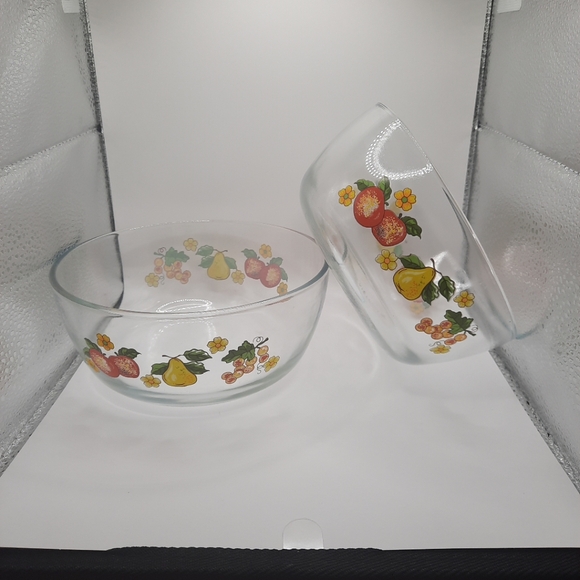 KIG Malaysia Serving Bowls Set of 2 Fruit and Floral pattern - Picture 3 of 7